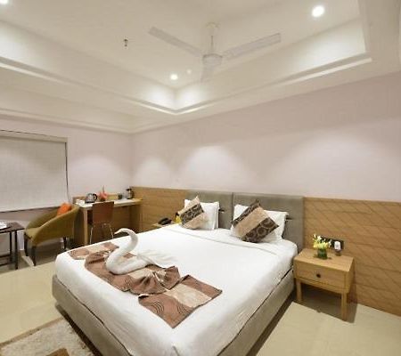 Hotel Kinara Grand 海得拉巴 外观 照片